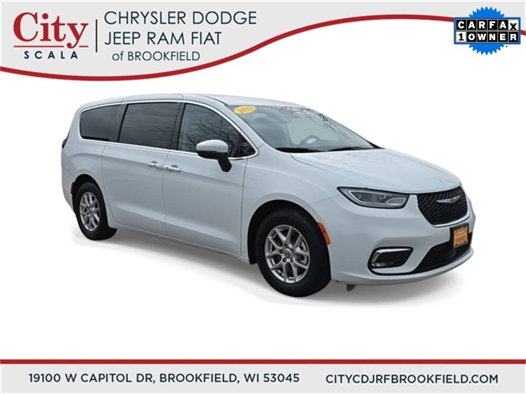 2023 Chrysler Pacifica Touring L — Minivan — 52,819 mi — Brookfield, WI