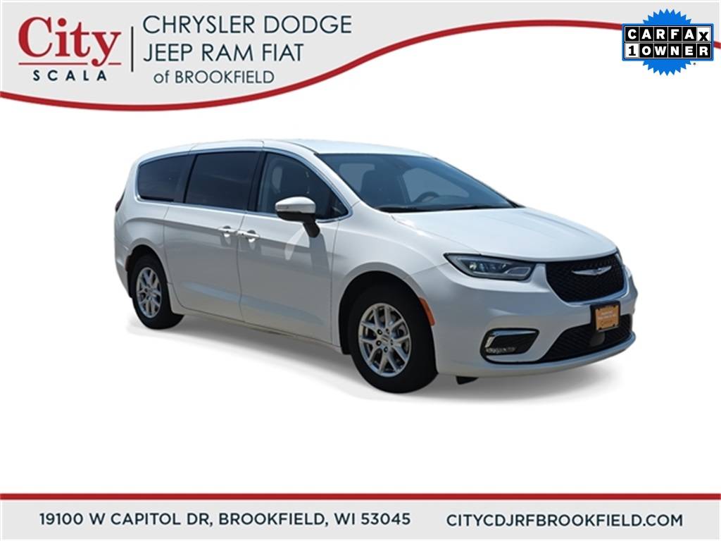 2023 Chrysler Pacifica Touring L — Minivan — 57,934 mi — Brookfield, WI