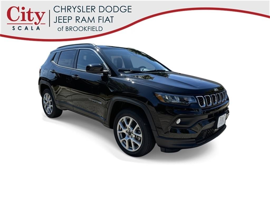 2025 Jeep Compass Latitude — SUV — 5 mi — Brookfield, WI