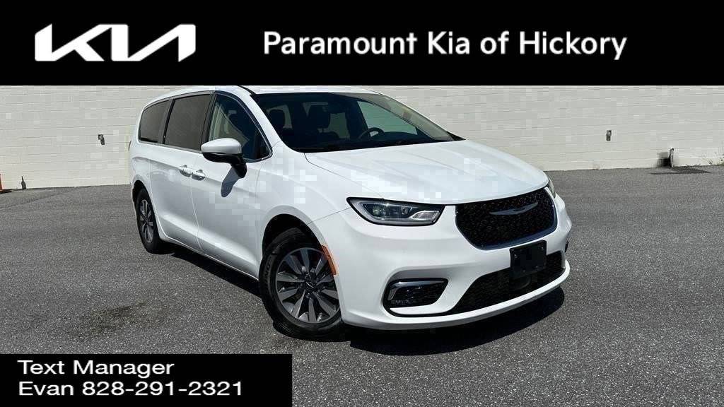 2023 Chrysler Pacifica Hybrid Touring L — Minivan — 65,770 mi — Hickory, NC
