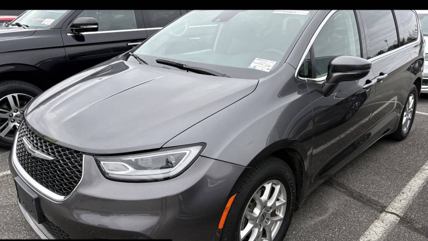 2022 Chrysler Pacifica Touring L — Minivan — 67,459 mi — Hickory, NC