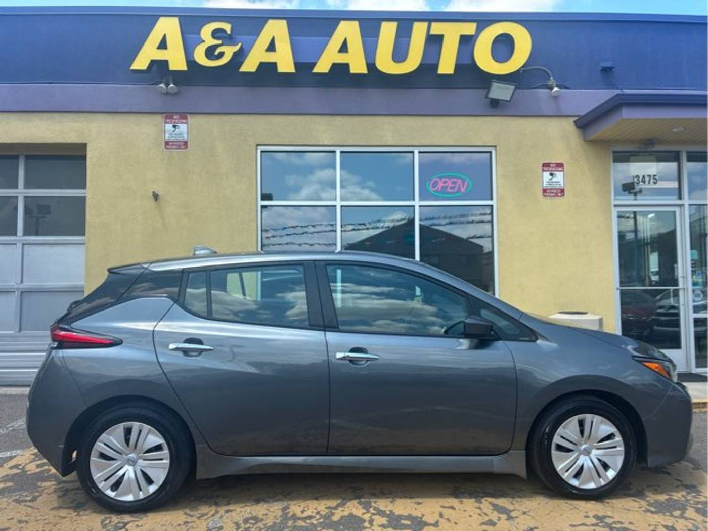2025 Nissan LEAF S — Hatchback — 8,205 mi — Englewood, CO