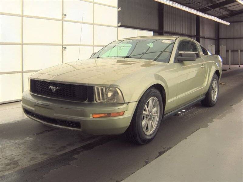 2005 Ford Mustang Premium