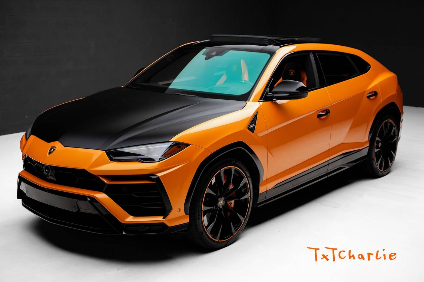 2021 Lamborghini Urus Standard