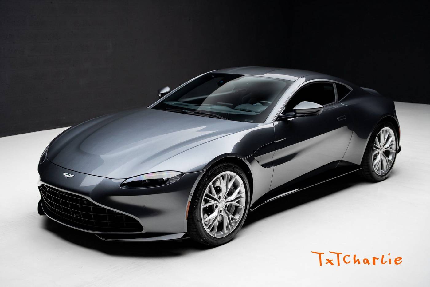 2022 Aston Martin Vantage Standard