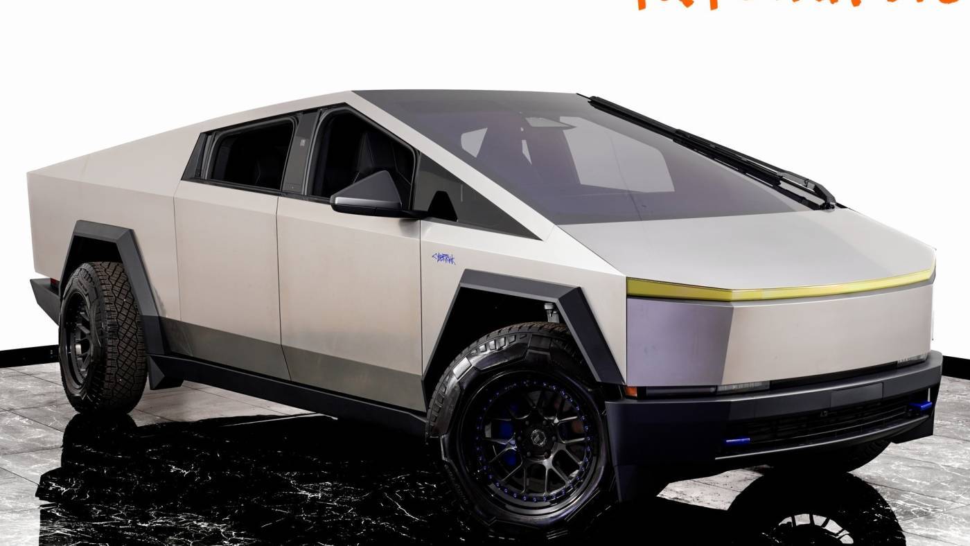 2024 Tesla Cybertruck Standard — Pickup Truck — 3,948 mi — Fort Lauderdale, FL