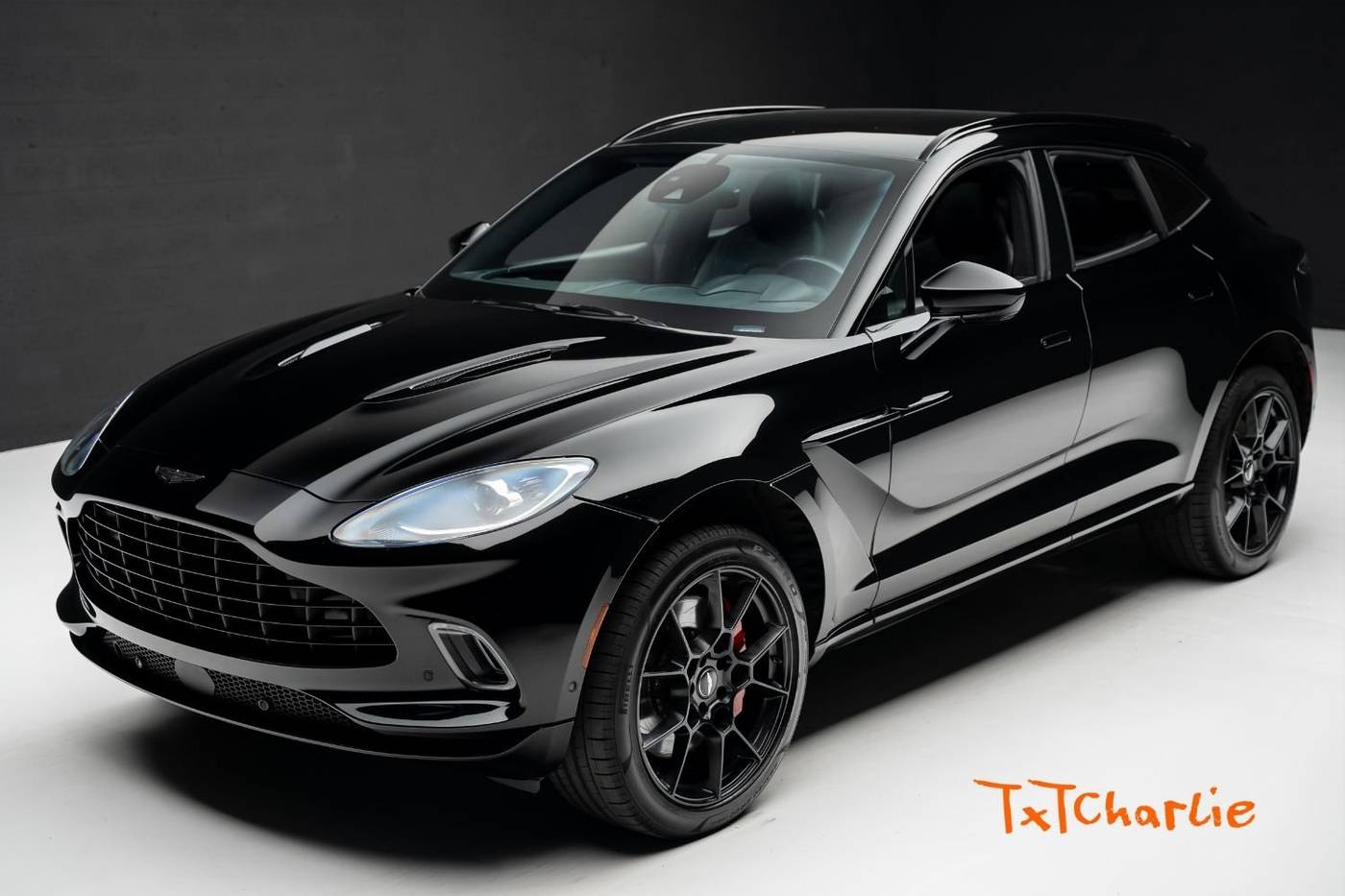 2021 Aston Martin DBX