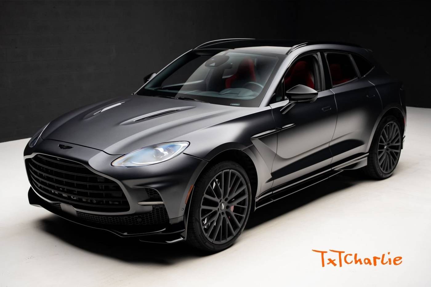 2023 Aston Martin DBX