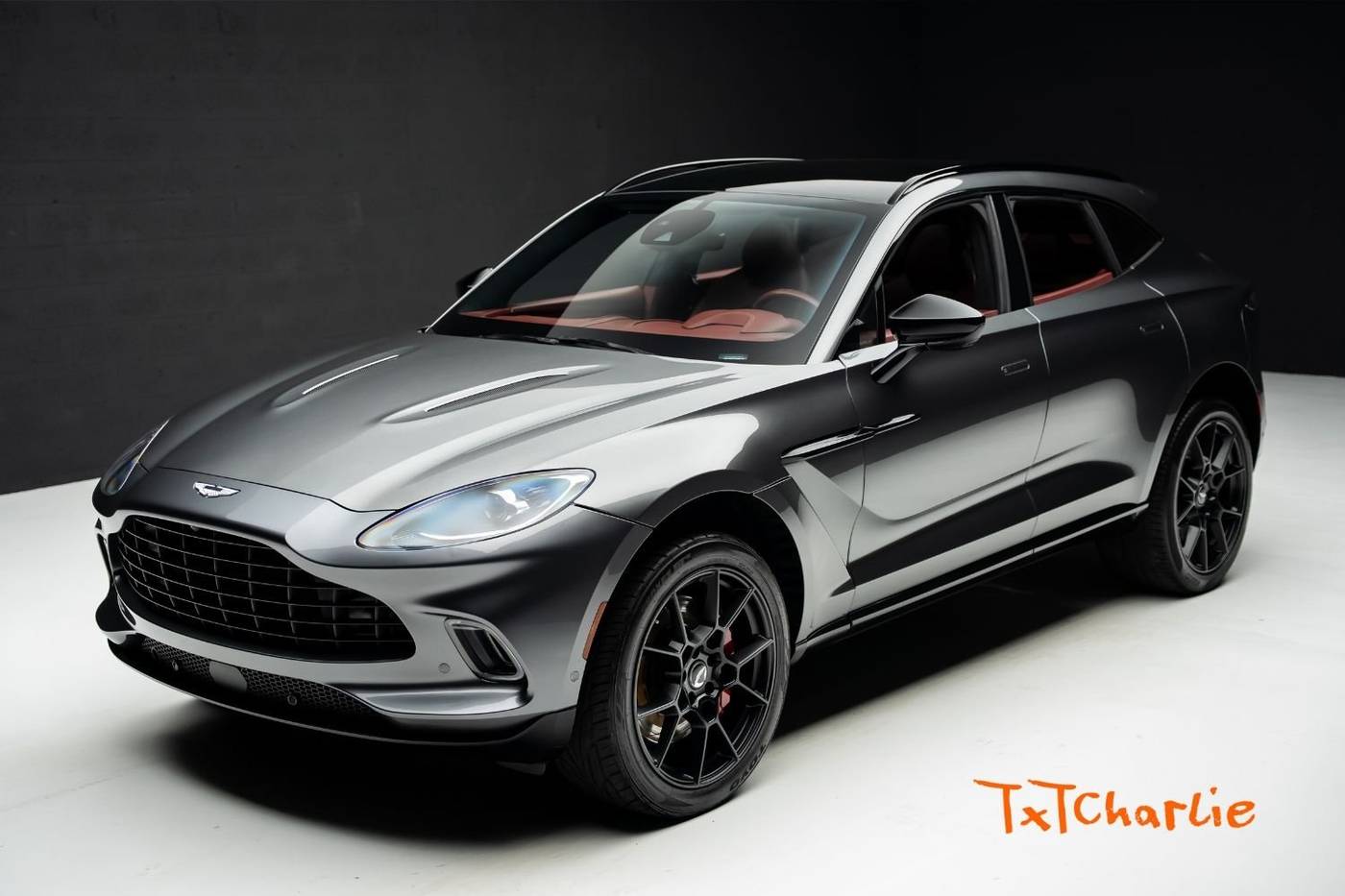 2021 Aston Martin DBX