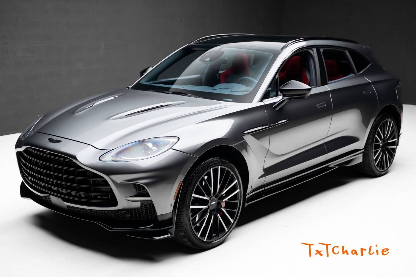 2024 Aston Martin DBX 707