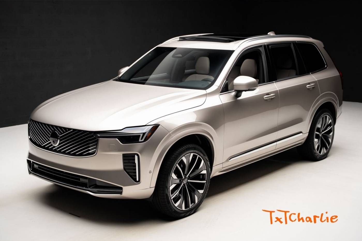 2025 Volvo XC90 Plus — SUV — 2,747 mi — Fort Lauderdale, FL