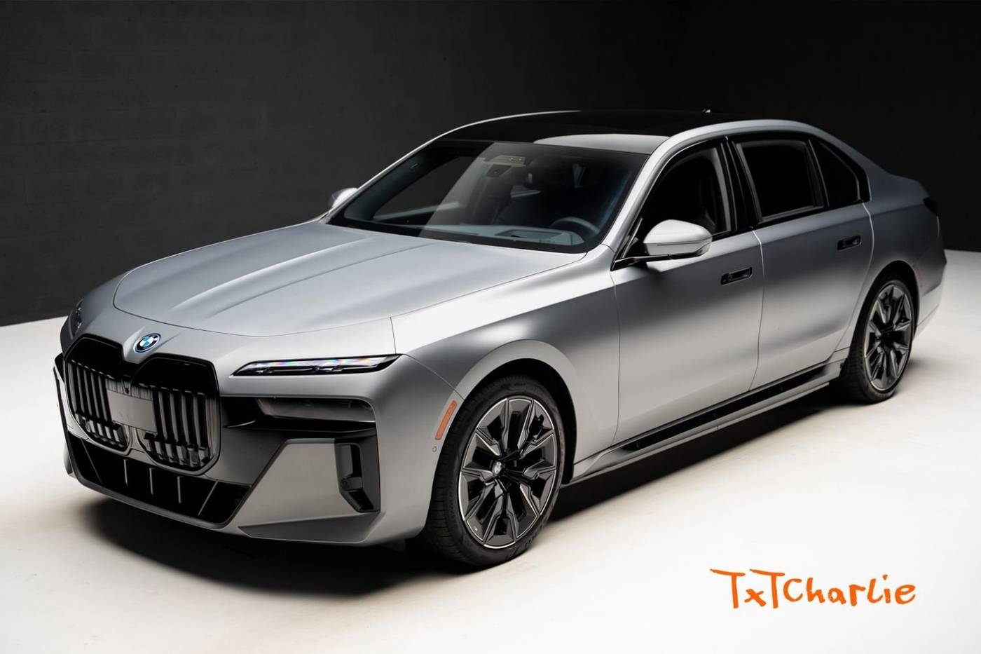 2023 BMW i7 xDrive60 — Sedan — 24,459 mi — Fort Lauderdale, FL