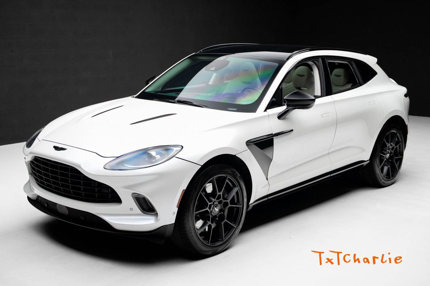 2021 Aston Martin DBX Standard