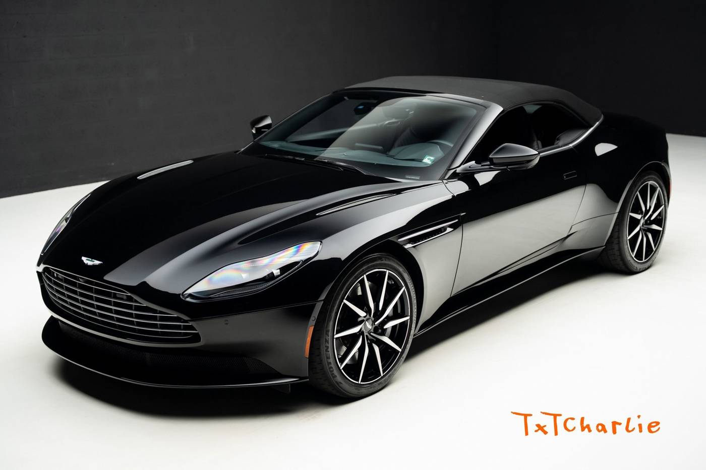 2022 Aston Martin DB11