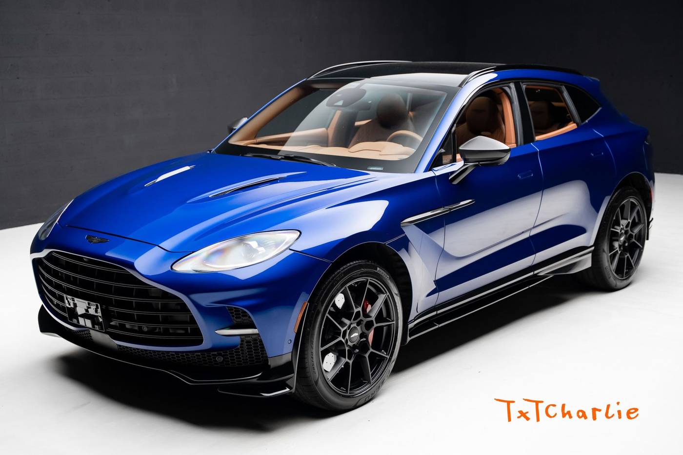 2023 Aston Martin DBX 707