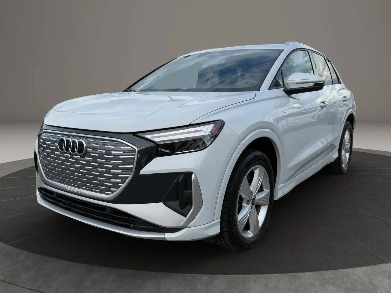 2023 Audi Q4 e-tron quattro Premium Plus 50