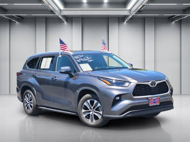 2023 Toyota Highlander XLE — SUV — 21,034 mi — Selma, CA