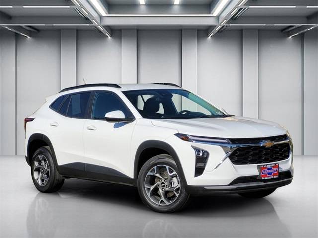 2025 Chevrolet Trax LT — SUV — 7,631 mi — Selma, CA