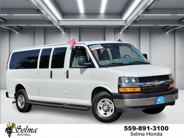 2020 Chevrolet Express Passenger LT — Passenger Van — 62,047 mi — Selma, CA