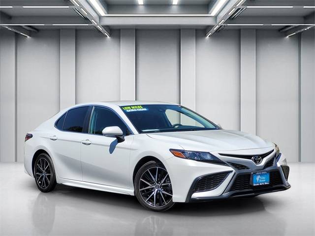 2022 Toyota Camry SE — Sedan — 17,226 mi — Selma, CA
