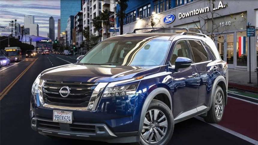 2022 Nissan Pathfinder SV — SUV — 93,585 mi — Los Angeles, CA