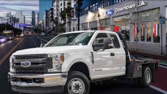 2018 Ford Super Duty F-350 Chassis Cab XL — Chassis Cab Truck — 143,711 mi — Los Angeles, CA