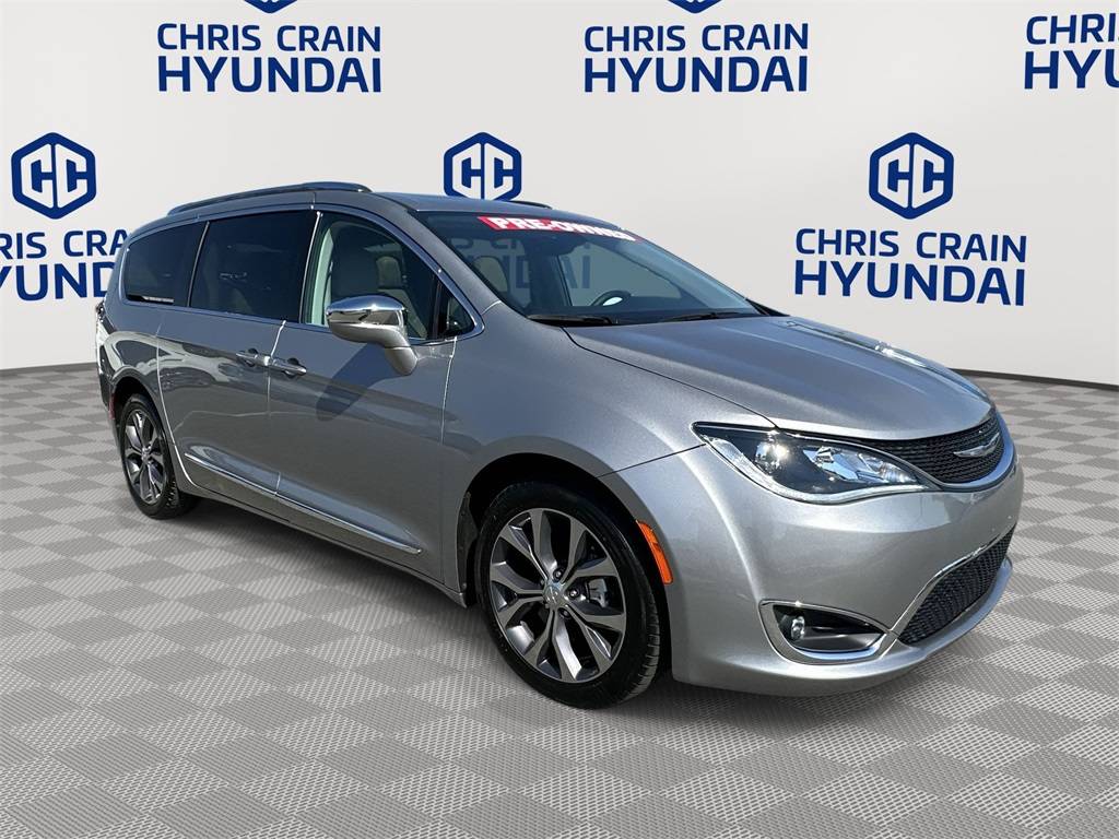 2017 Chrysler Pacifica Limited — Minivan — 46,023 mi — Conway, AR