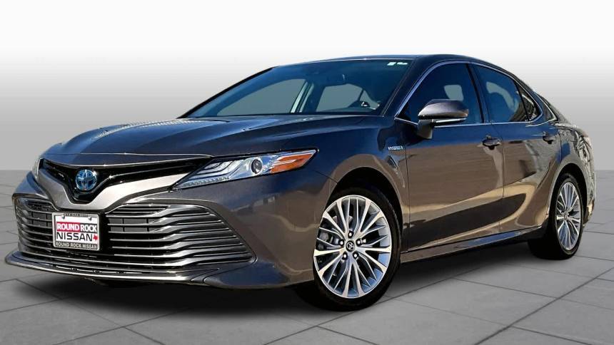 2019 toyota camry on sale hybrid xle