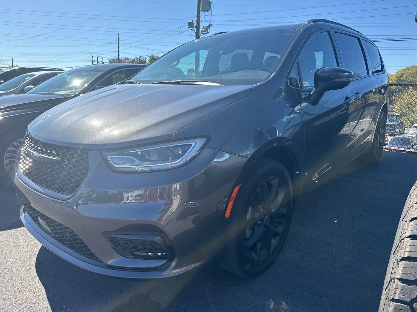 2023 Chrysler Pacifica Touring L — Minivan — 18,358 mi — Hickory, NC