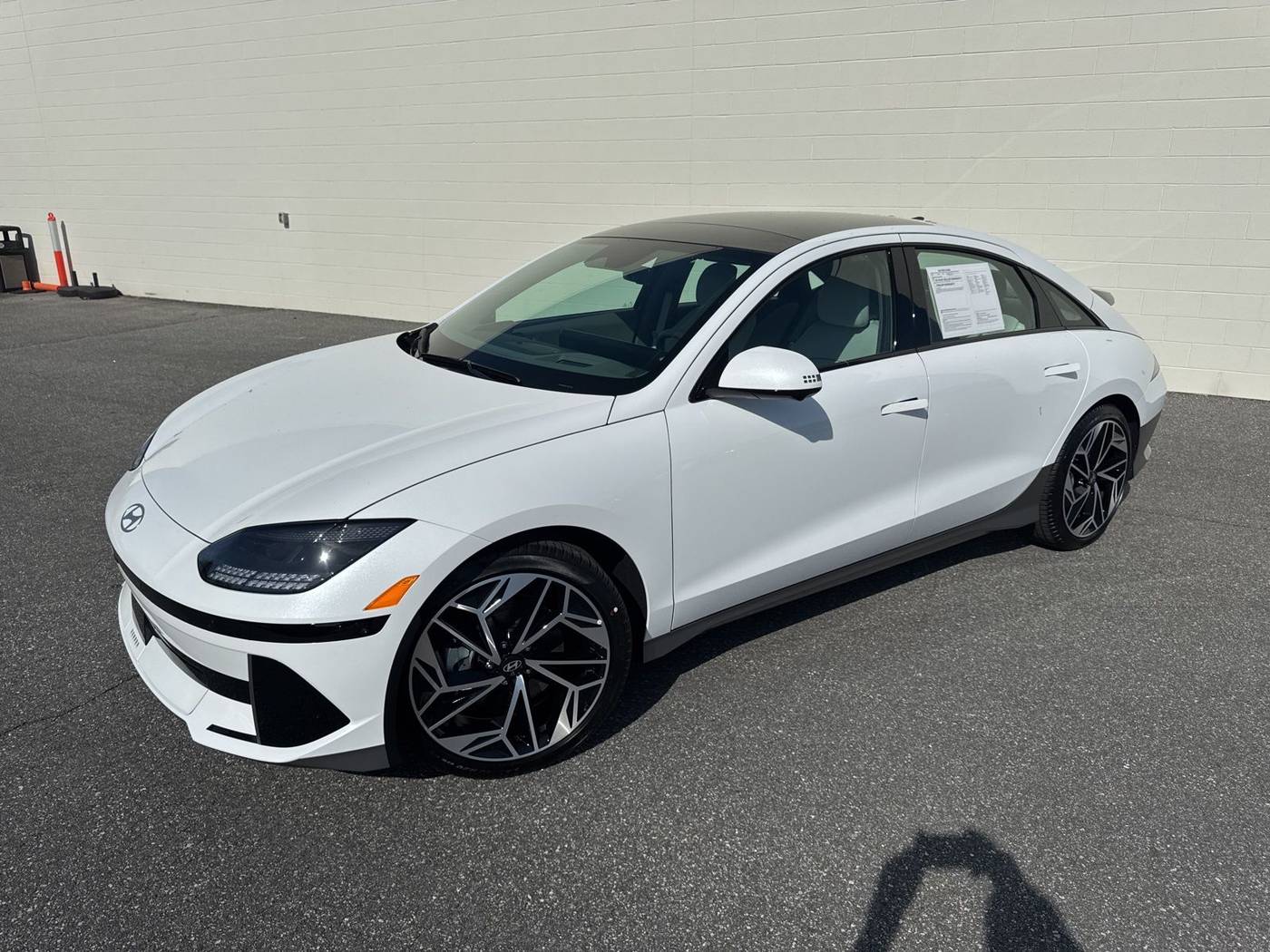 2025 Hyundai IONIQ 6 Limited — Sedan — 6 mi — Hickory, NC