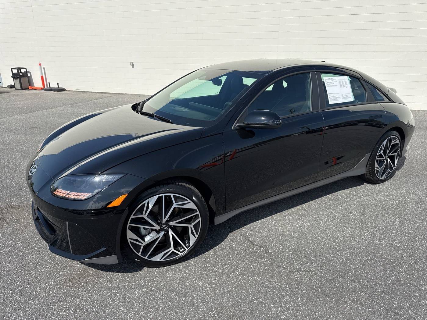 2025 Hyundai IONIQ 6 SEL — Sedan — 8 mi — Hickory, NC
