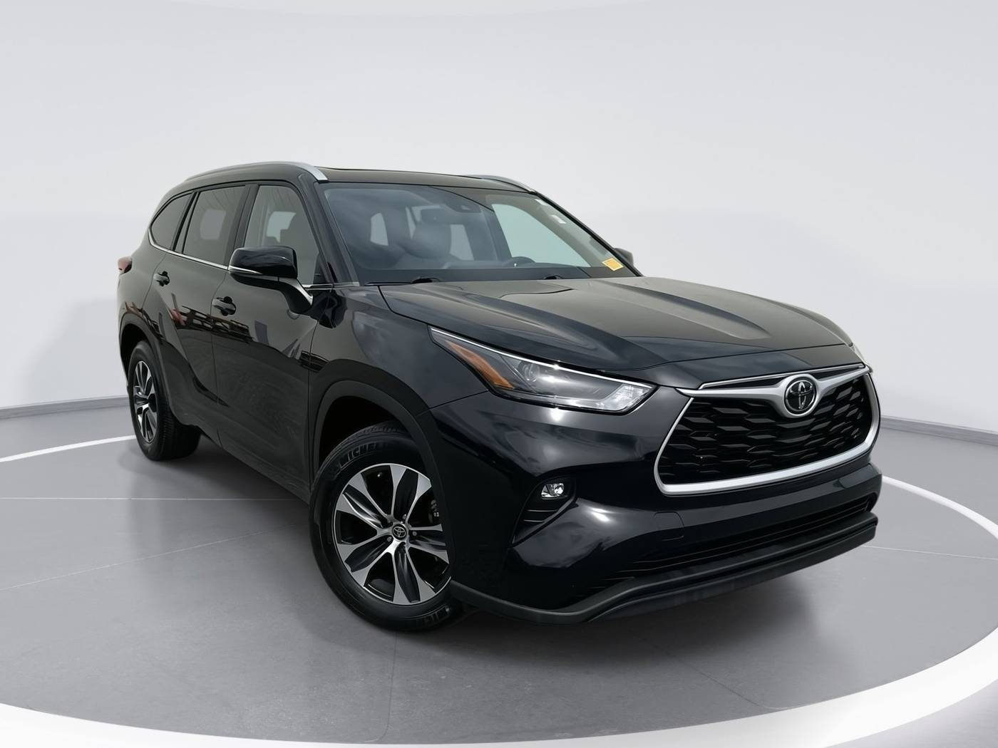 2023 Toyota Highlander XLE — SUV — 22,732 mi — Hickory, NC