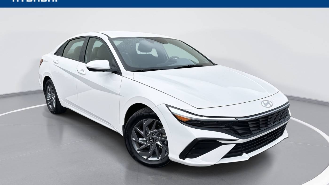 2024 Hyundai Elantra SEL — Sedan — 5,189 mi — Hickory, NC