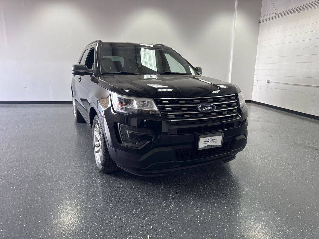 2017 Ford Explorer Base — SUV — 71,683 mi — Englewood, CO