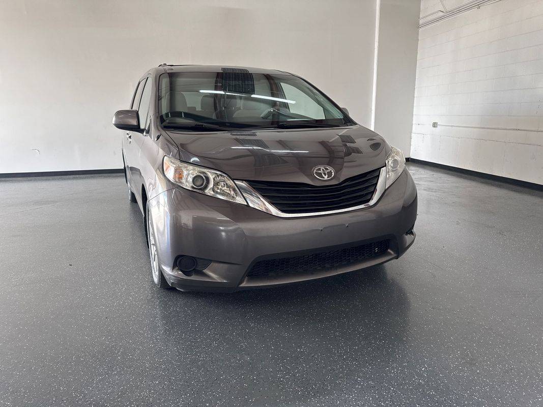 2012 Toyota Sienna LE — Minivan — 124,010 mi — Englewood, CO
