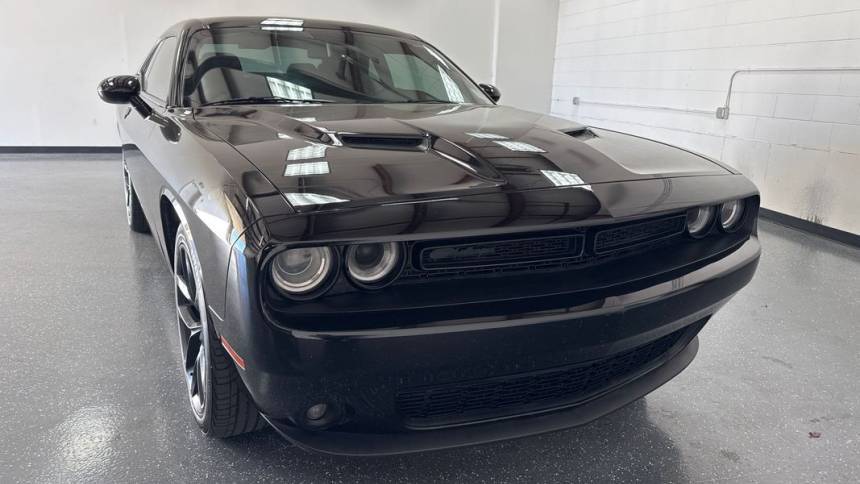 2020 Dodge Challenger SXT — Coupe — 49,153 mi — Englewood, CO