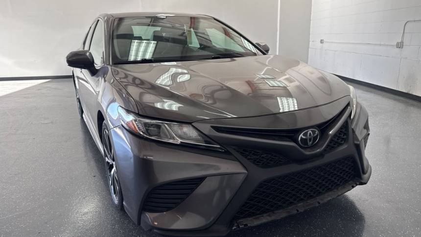 2020 Toyota Camry SE — Sedan — 115,610 mi — Englewood, CO