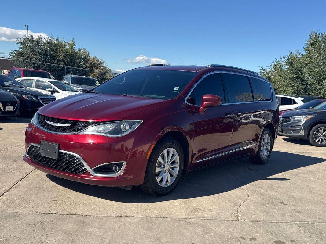 2018 Chrysler Pacifica Touring L — Minivan — 133,633 mi — Englewood, CO