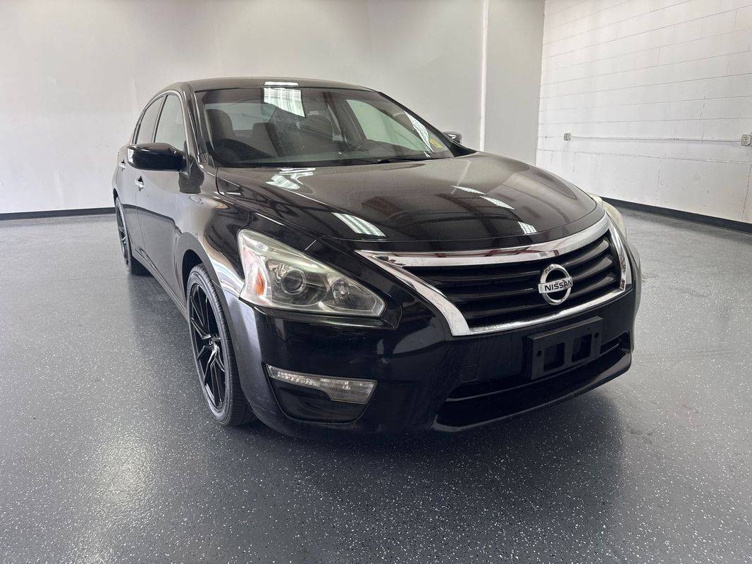 2013 Nissan Altima 3.5 S — Sedan — 107,986 mi — Englewood, CO