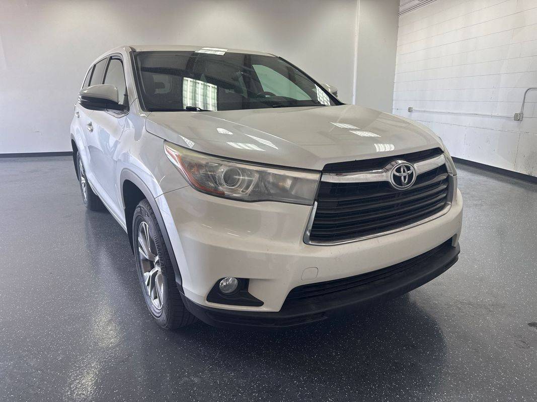 2015 Toyota Highlander LE Plus — SUV — 208,020 mi — Englewood, CO