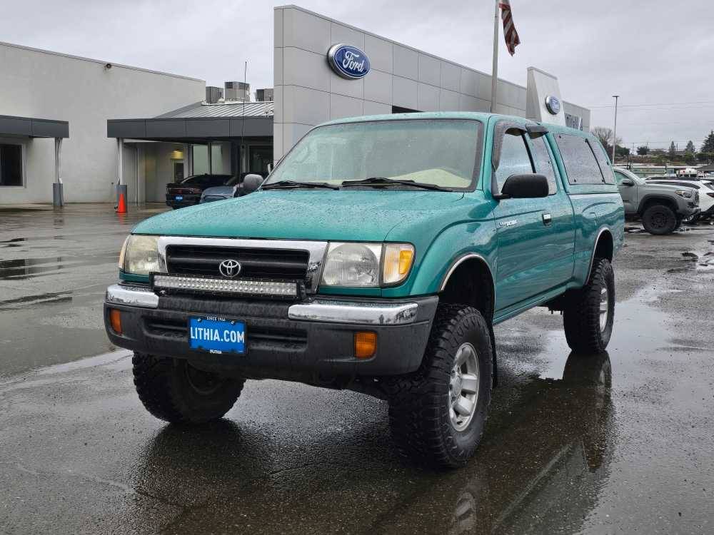 1998 Toyota Tacoma Base — Pickup Truck — 183,682 mi — Roseburg, OR