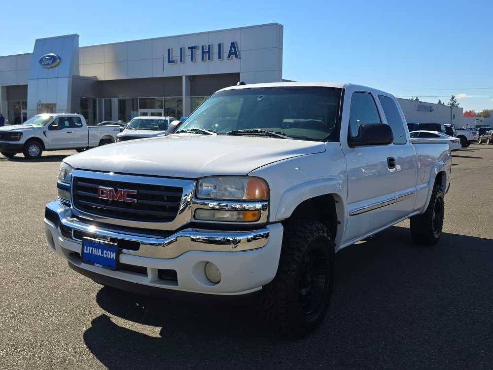 2005 GMC Sierra 1500 SLE — Pickup Truck — 90,628 mi — Roseburg, OR