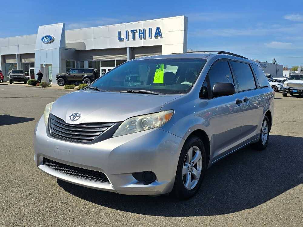 2011 Toyota Sienna Base — Minivan — 130,322 mi — Roseburg, OR