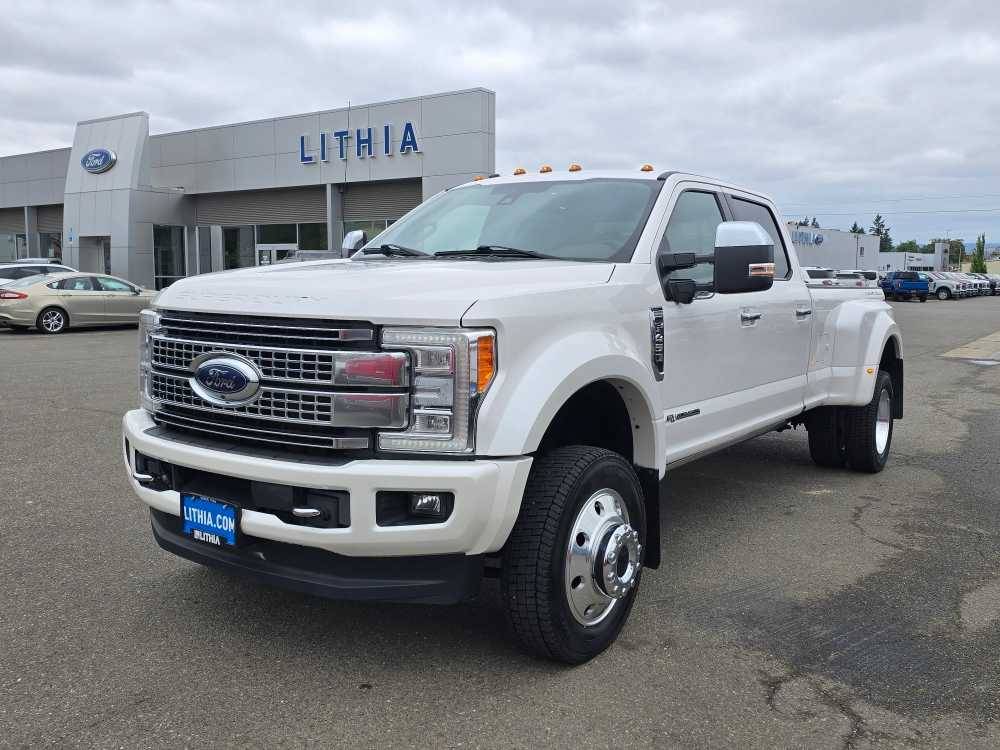 2017 Ford Super Duty F-450 Platinum — Pickup Truck — 51,875 mi — Roseburg, OR