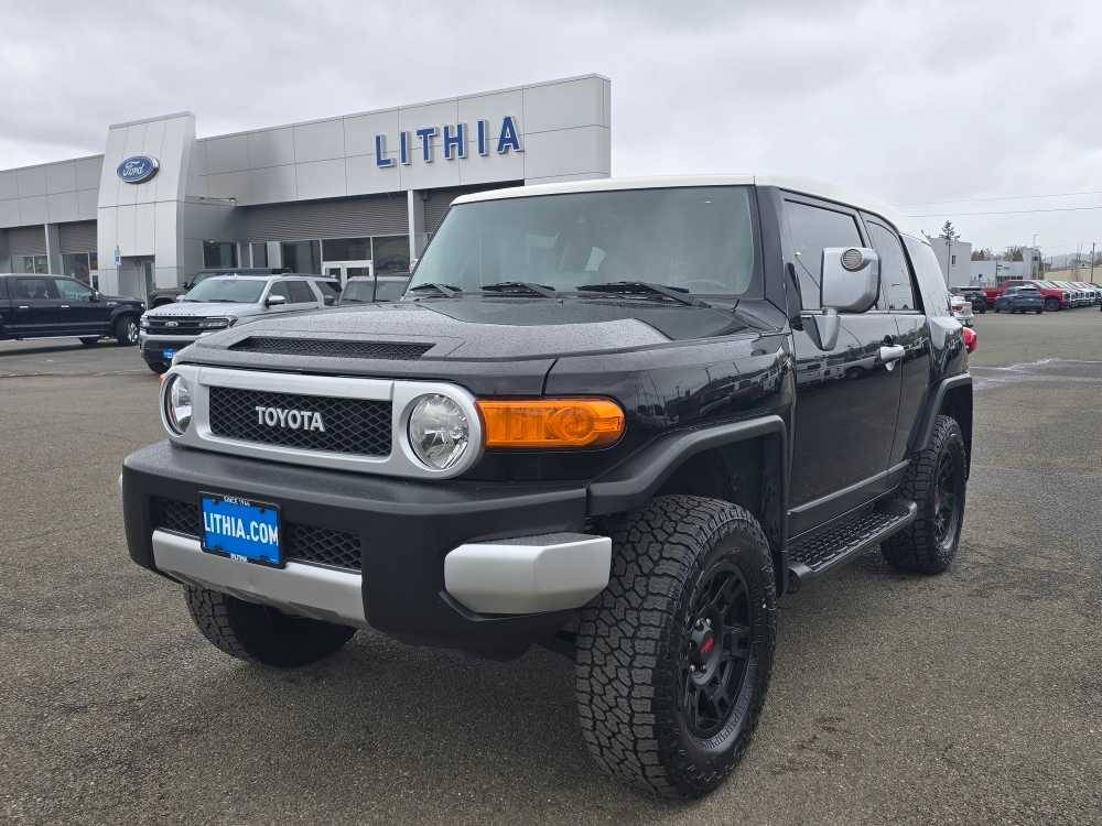 2011 Toyota FJ Cruiser Base — SUV — 99,750 mi — Roseburg, OR