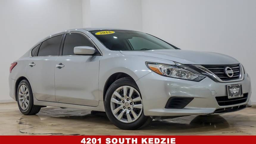 2016 Nissan Altima 2.5 S — Sedan — 133,331 mi — Chicago, IL
