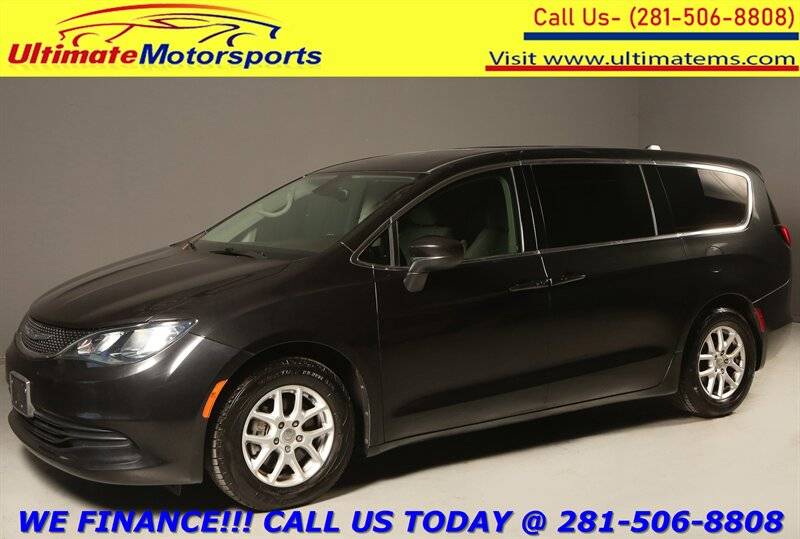 2017 Chrysler Pacifica Touring — Minivan — 76,629 mi — Houston, TX