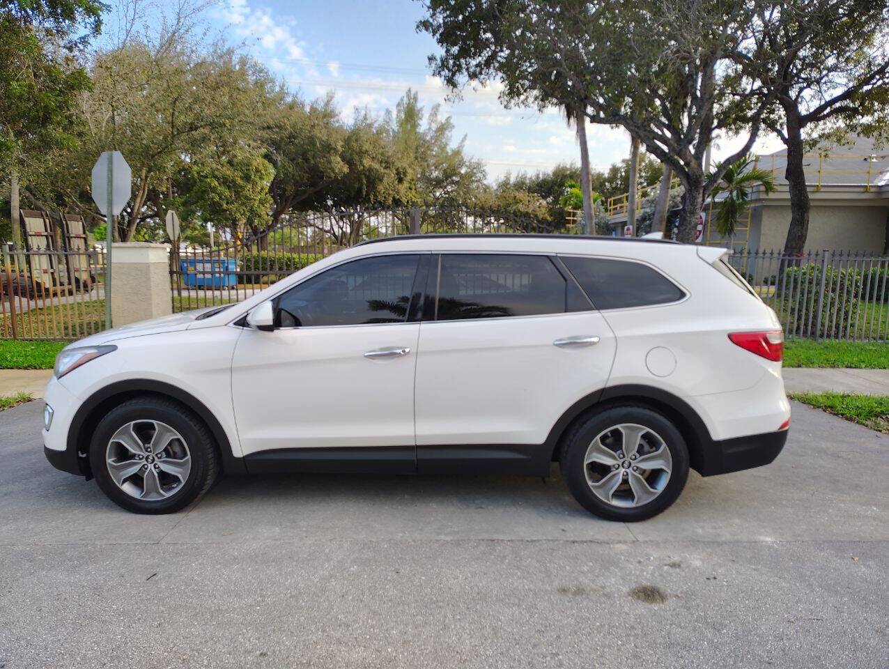2016 Hyundai Santa Fe SE — SUV — 92,680 mi — Pompano Beach, FL