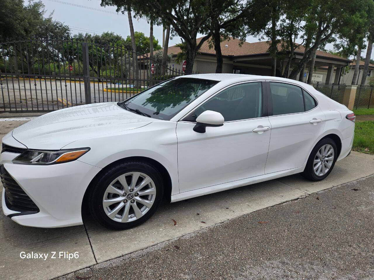 2019 Toyota Camry LE — Sedan — 121,289 mi — Pompano Beach, FL