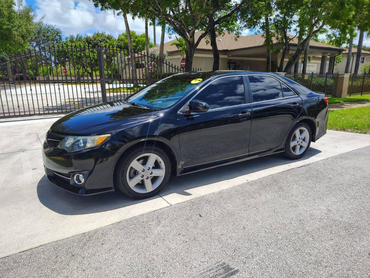 2012 Toyota Camry SE — Sedan — 150,790 mi — Pompano Beach, FL